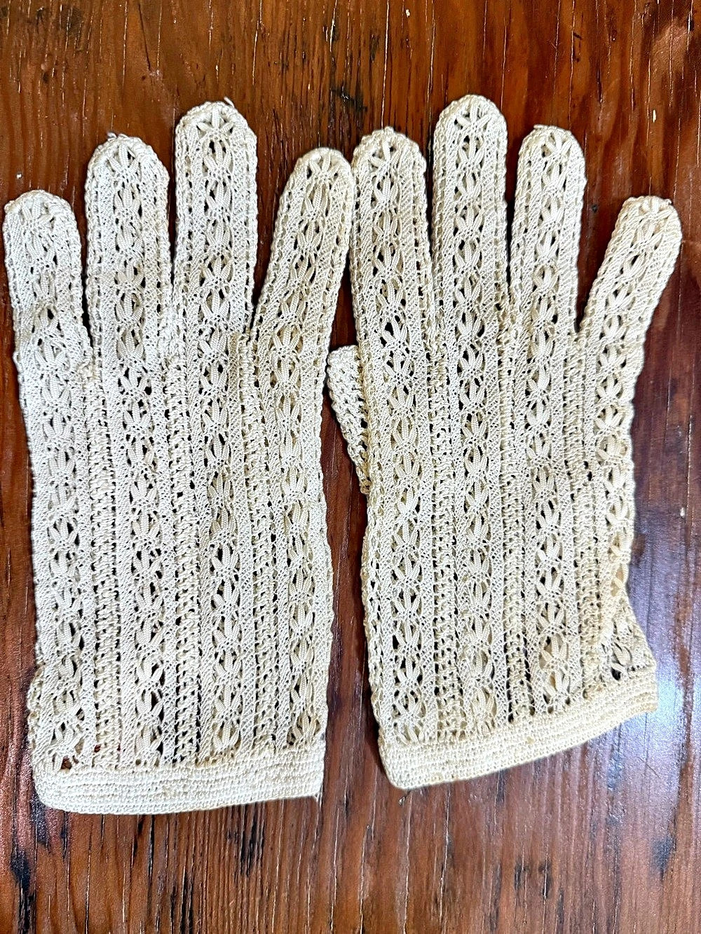 Vintage French Hand Crochet Lace Gloves in Cream Color Small